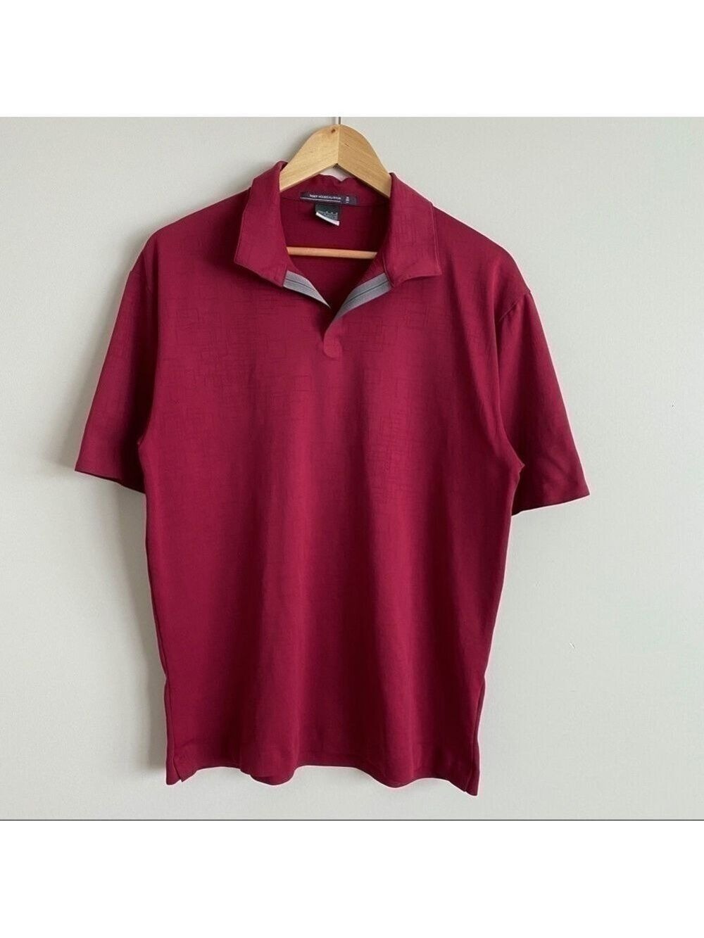 Nike Tiger Woods Platinum Non Button Placket Men's Polo Sz M Maroon Red